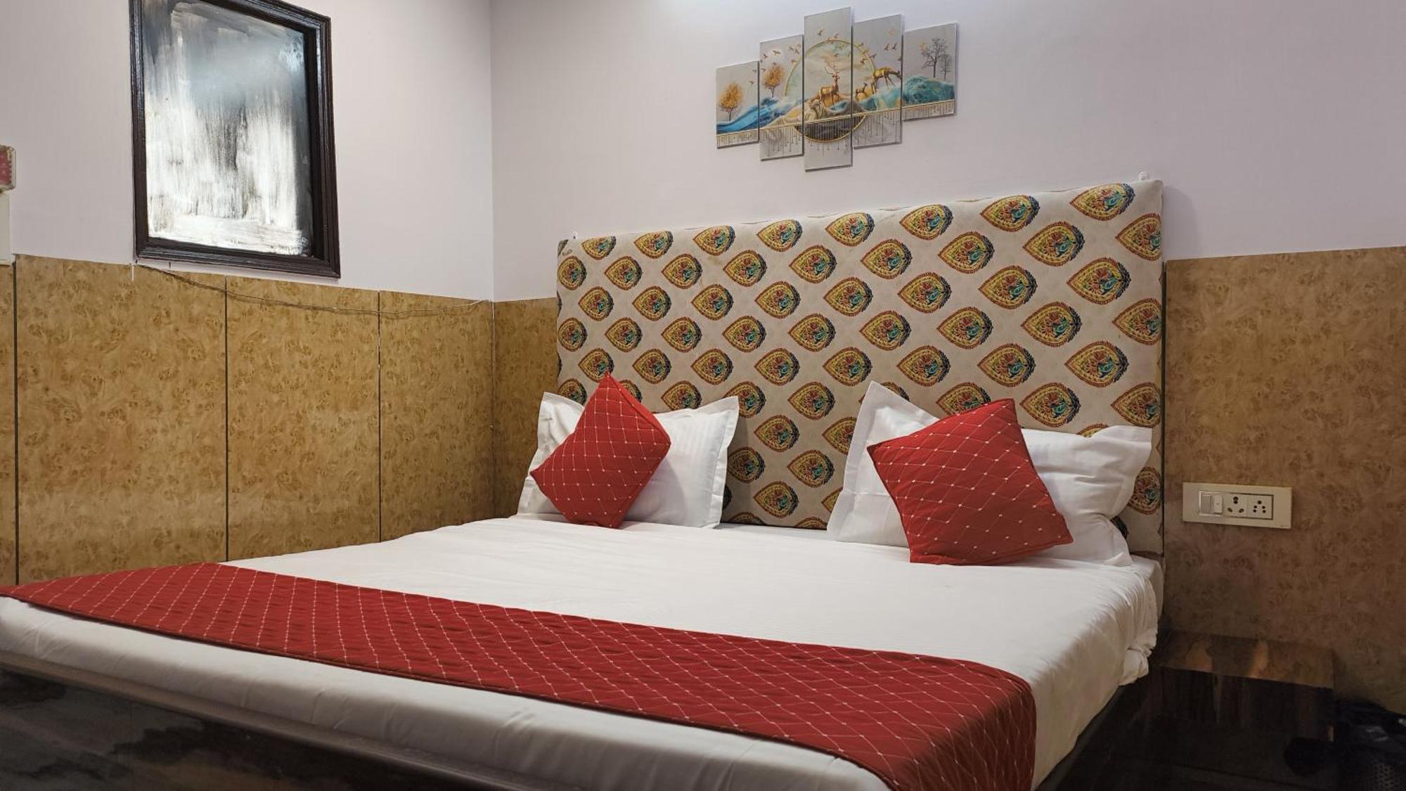 Hotel Metro Park Нью-Дели Экстерьер фото